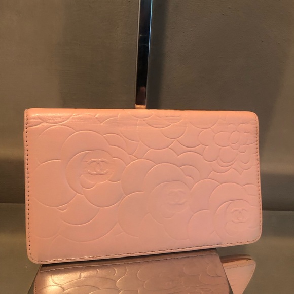 Chanel camellia bifold wallet - Picture 3 of 12